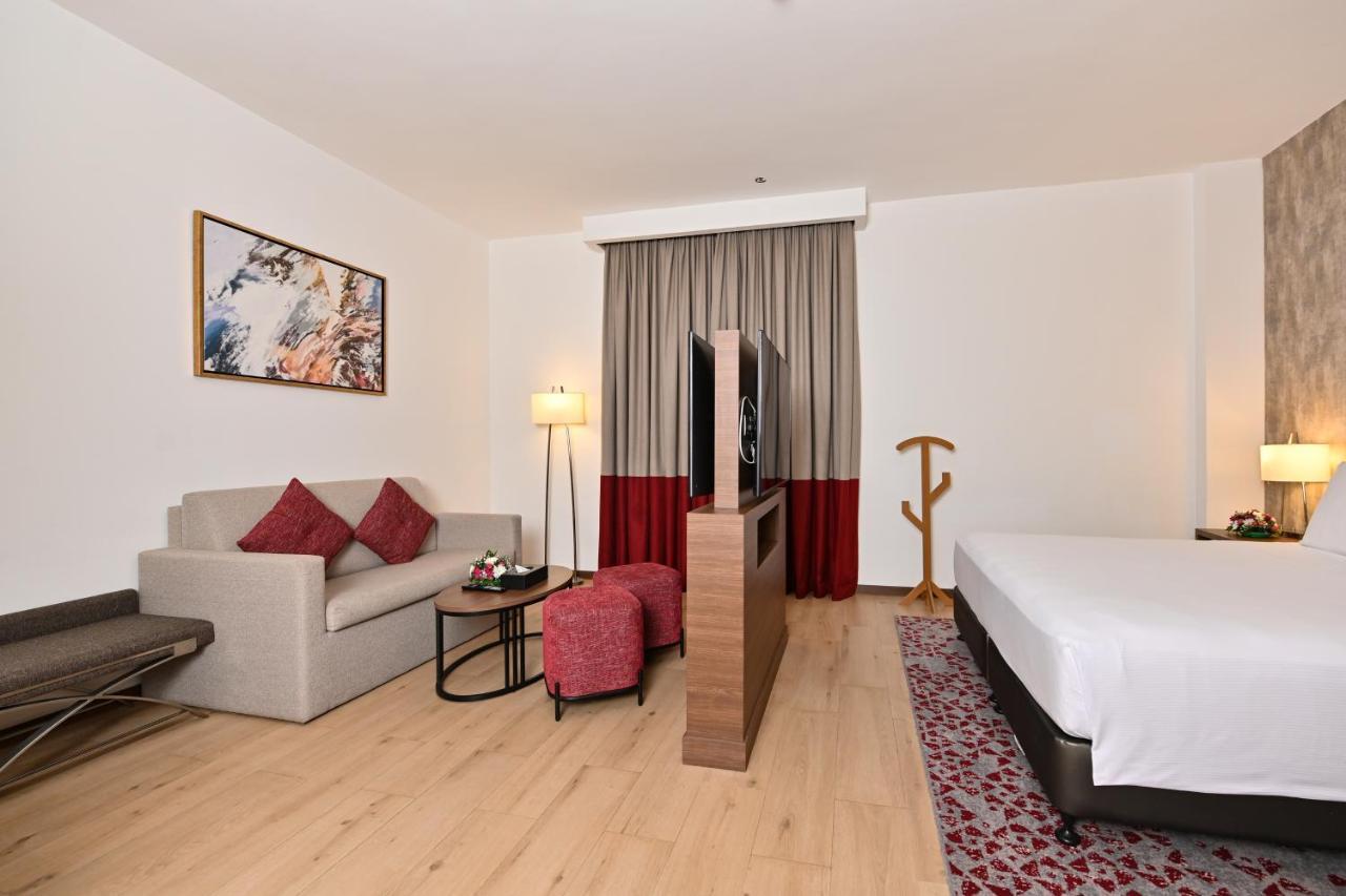 Comfort Hotel Jeddah King Road Экстерьер фото