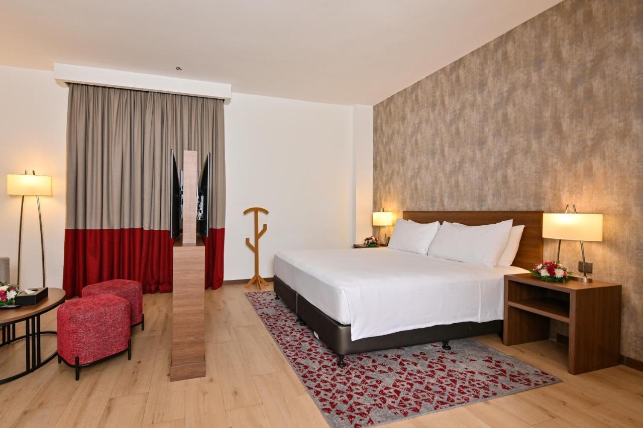 Comfort Hotel Jeddah King Road Экстерьер фото
