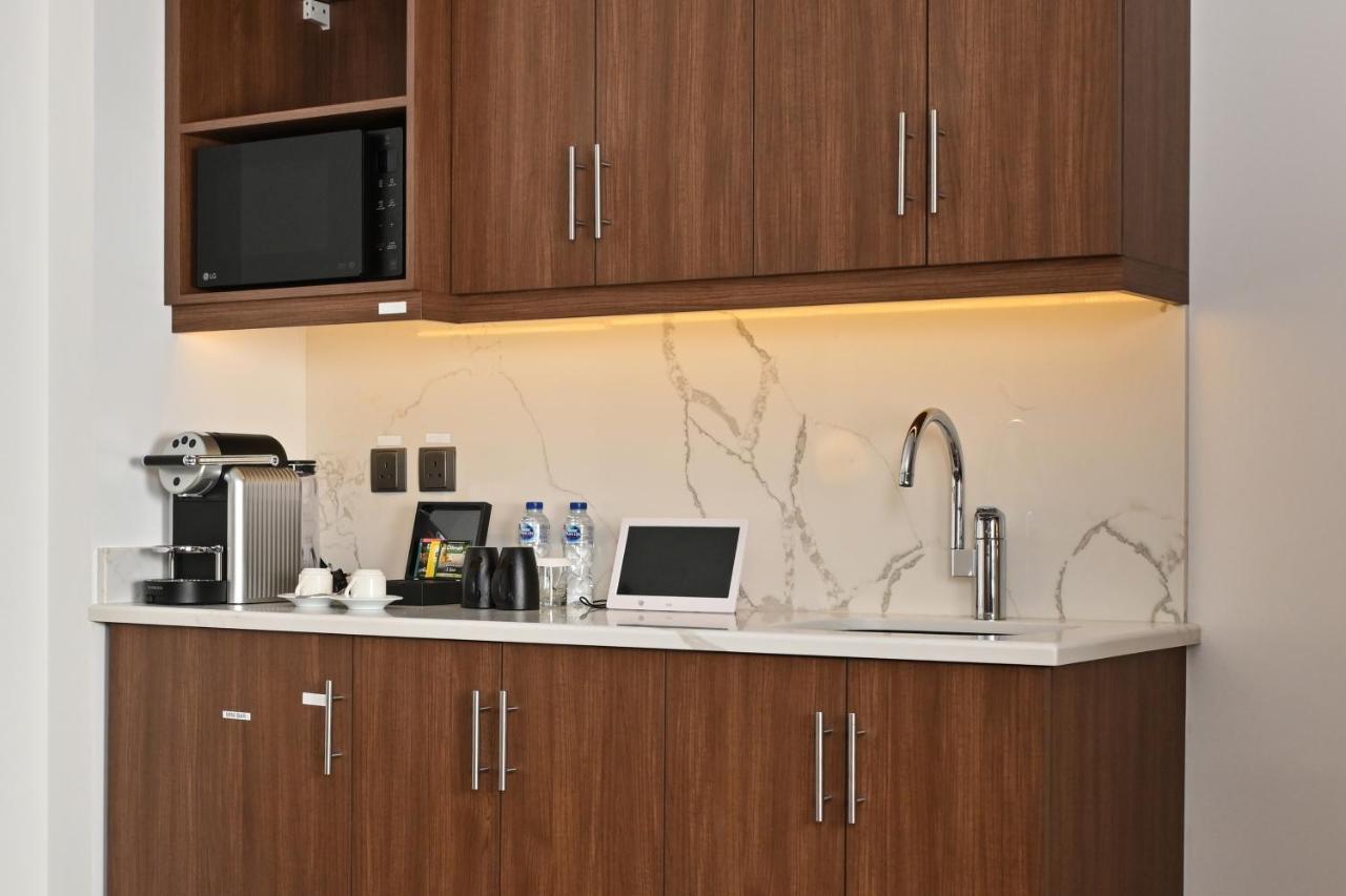 Comfort Hotel Jeddah King Road Экстерьер фото