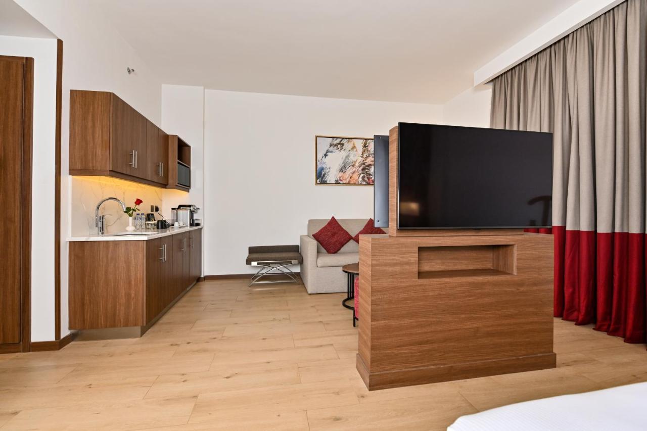 Comfort Hotel Jeddah King Road Экстерьер фото