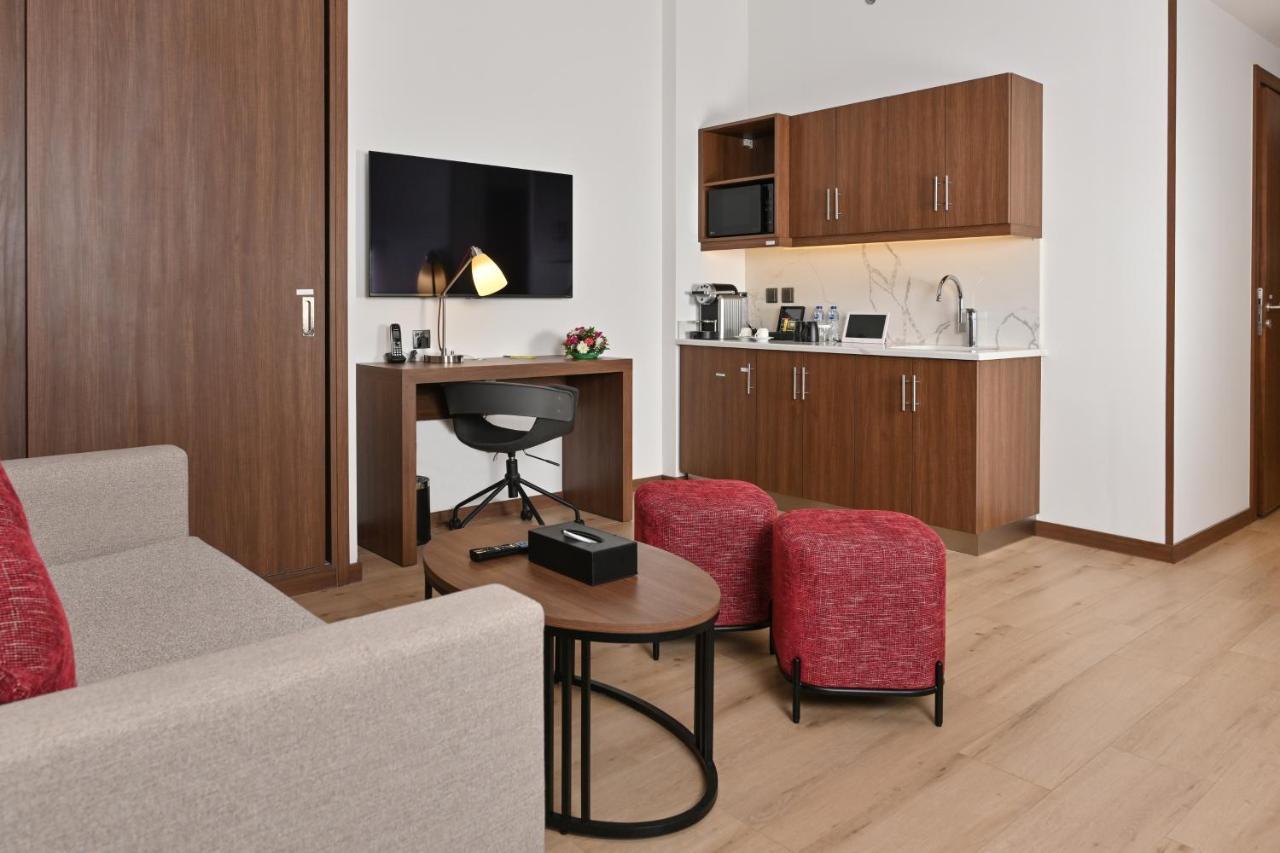 Comfort Hotel Jeddah King Road Экстерьер фото