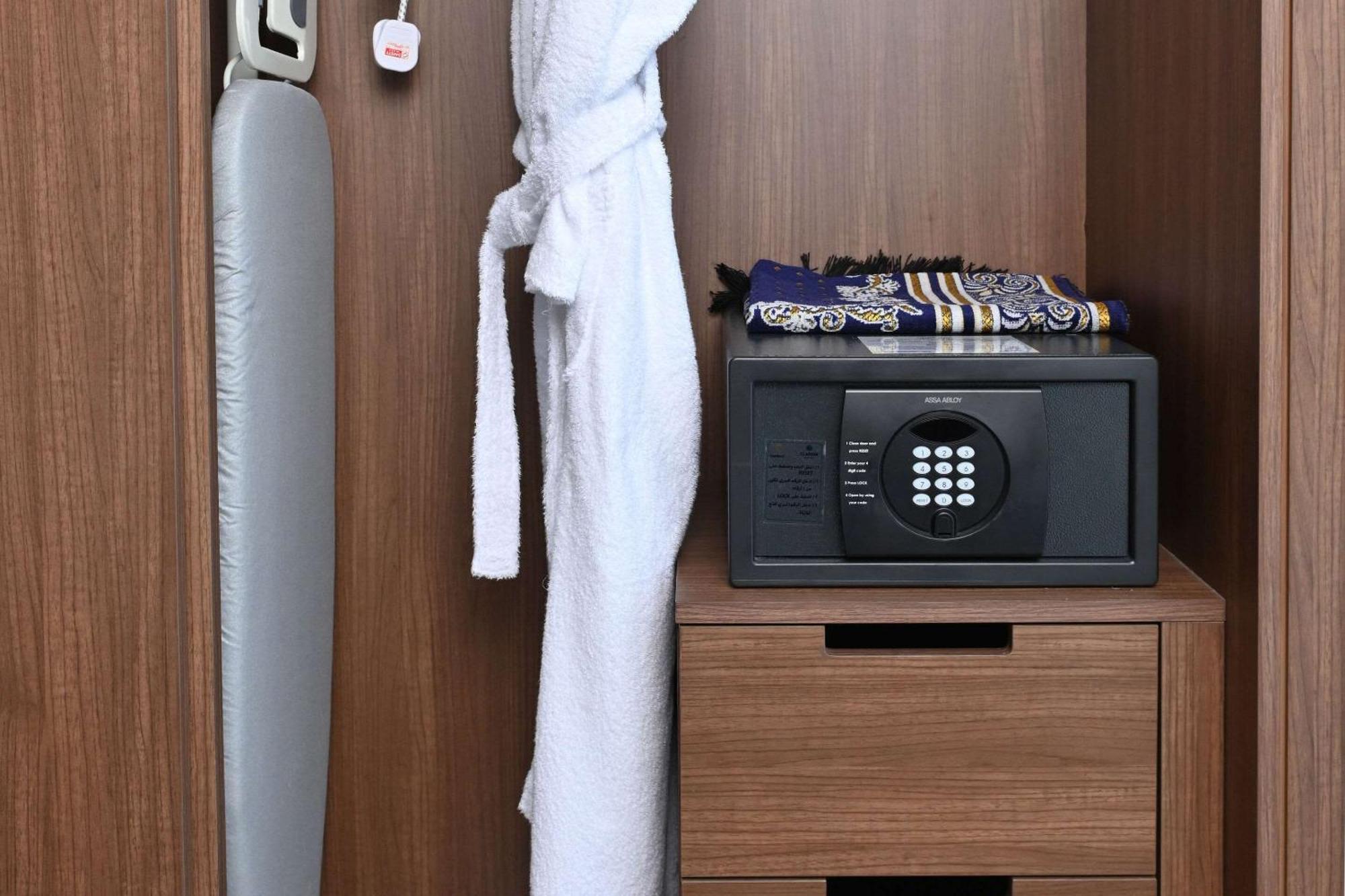 Comfort Hotel Jeddah King Road Экстерьер фото
