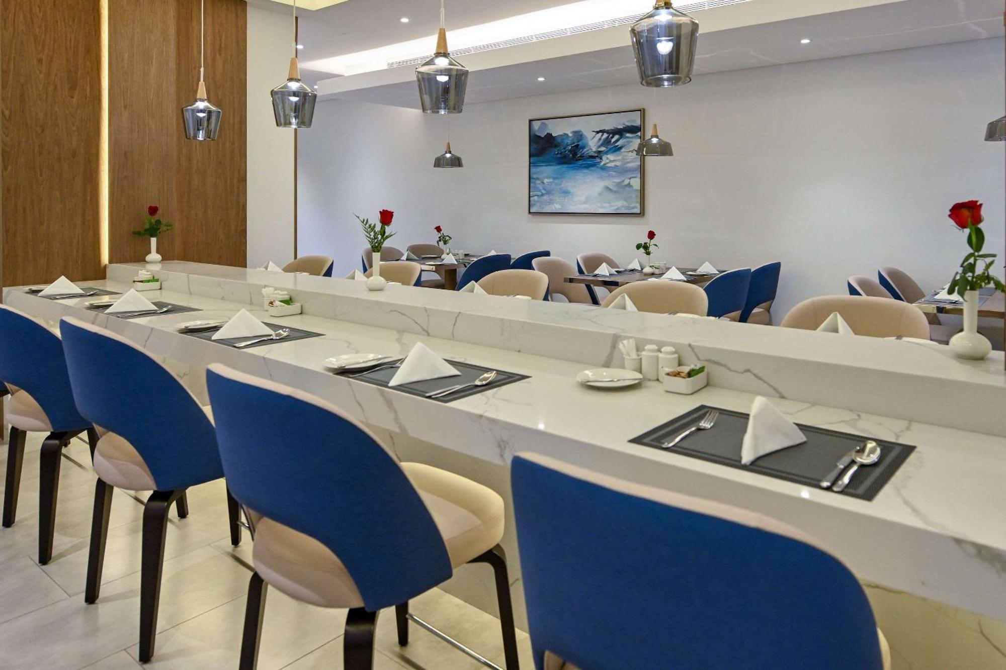 Comfort Hotel Jeddah King Road Экстерьер фото