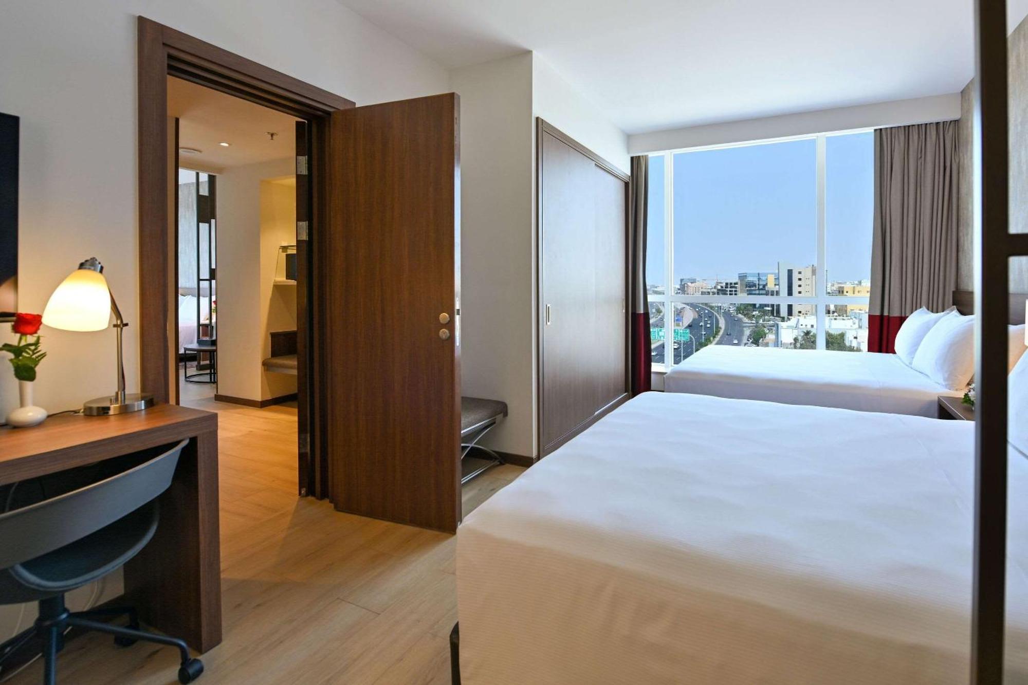 Comfort Hotel Jeddah King Road Экстерьер фото