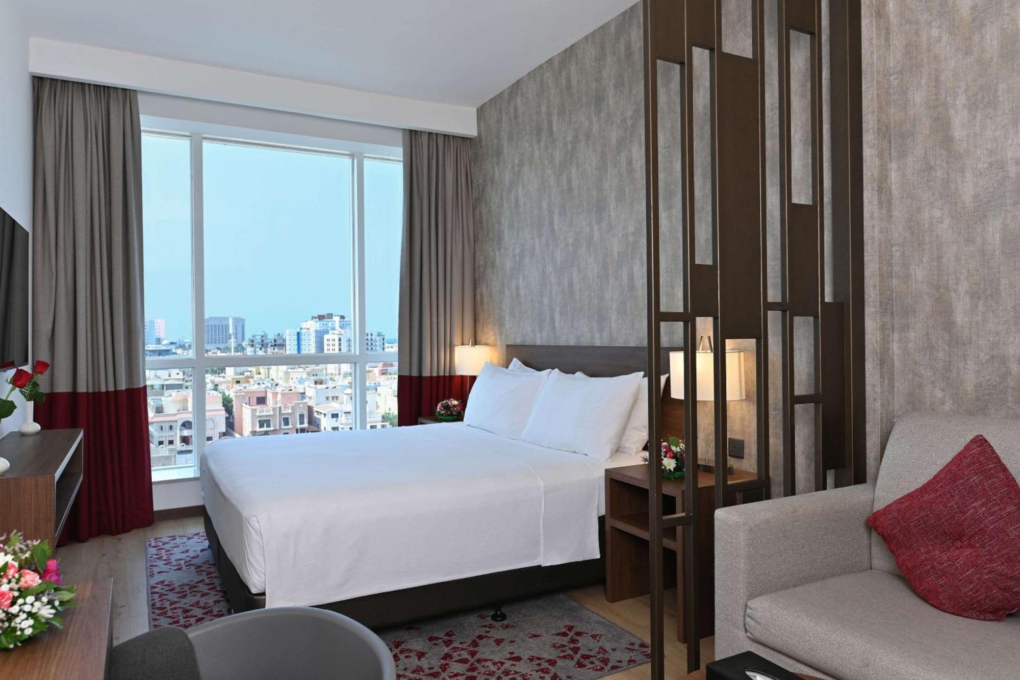 Comfort Hotel Jeddah King Road Экстерьер фото