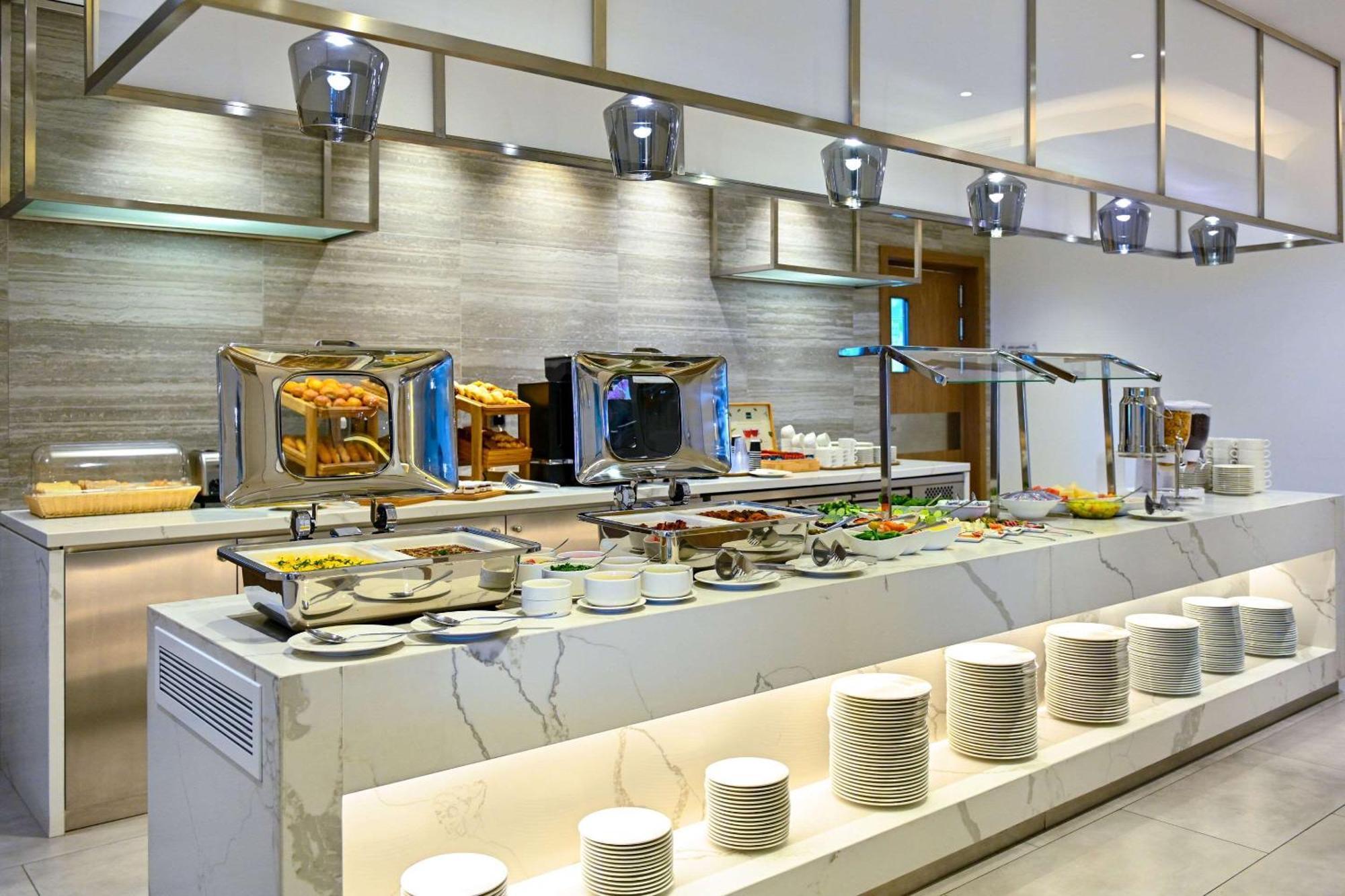 Comfort Hotel Jeddah King Road Экстерьер фото
