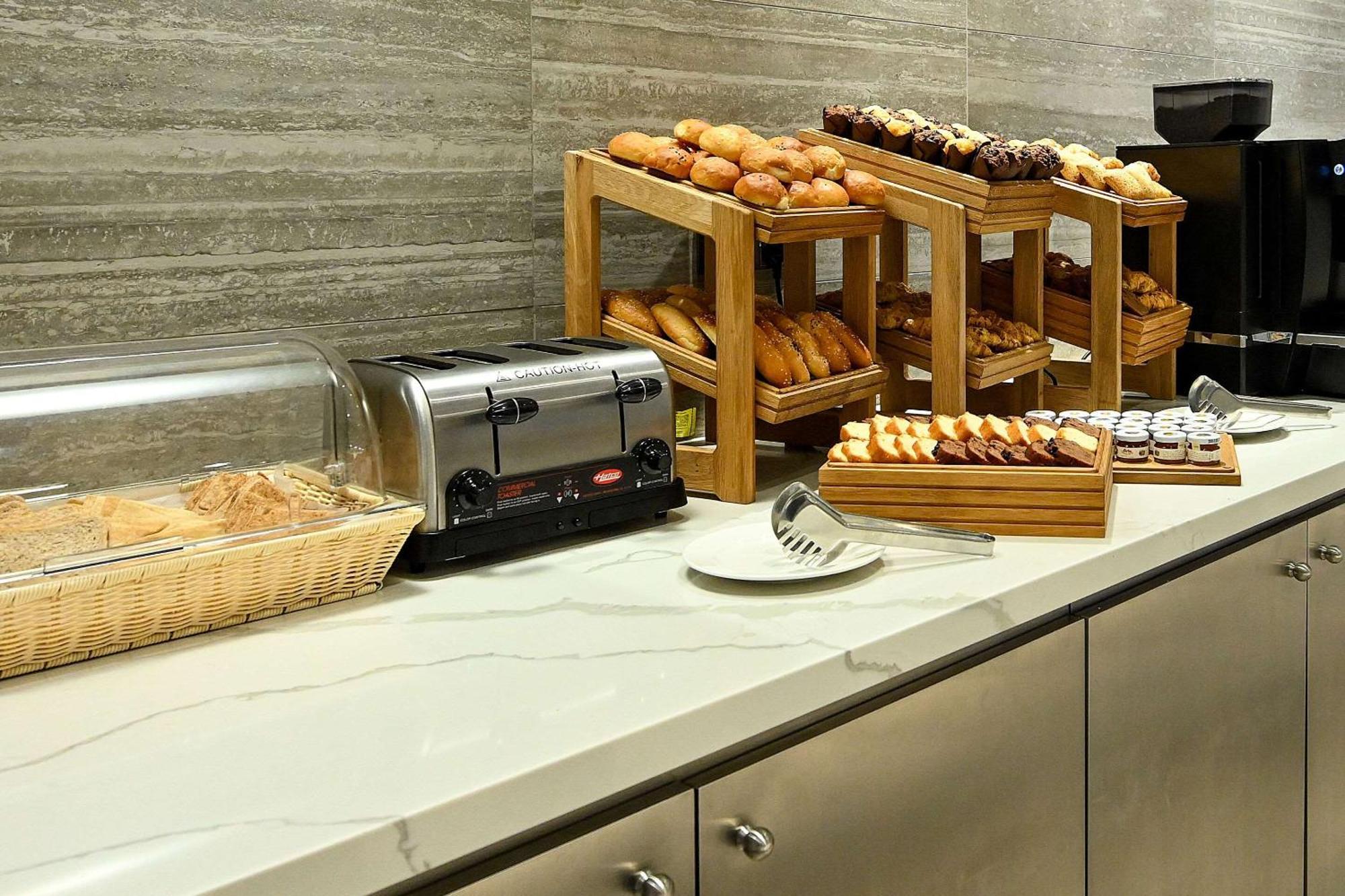 Comfort Hotel Jeddah King Road Экстерьер фото