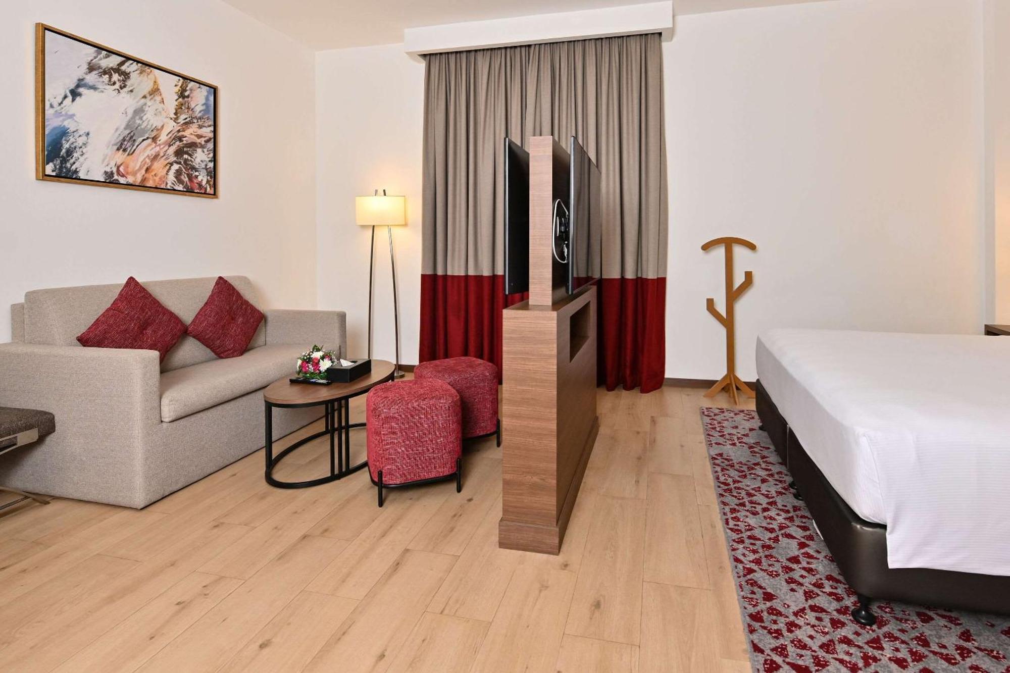 Comfort Hotel Jeddah King Road Экстерьер фото